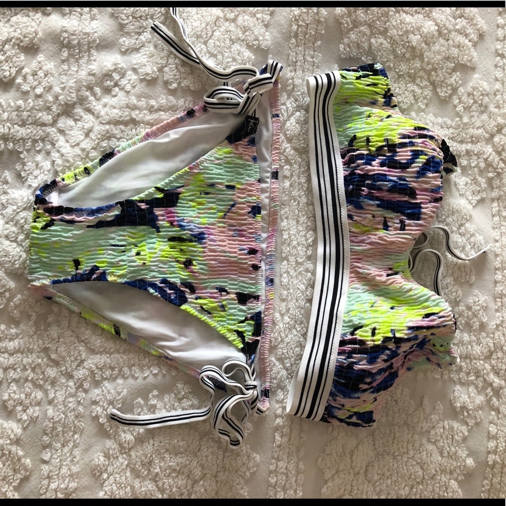 Victoria’s Secret bikini